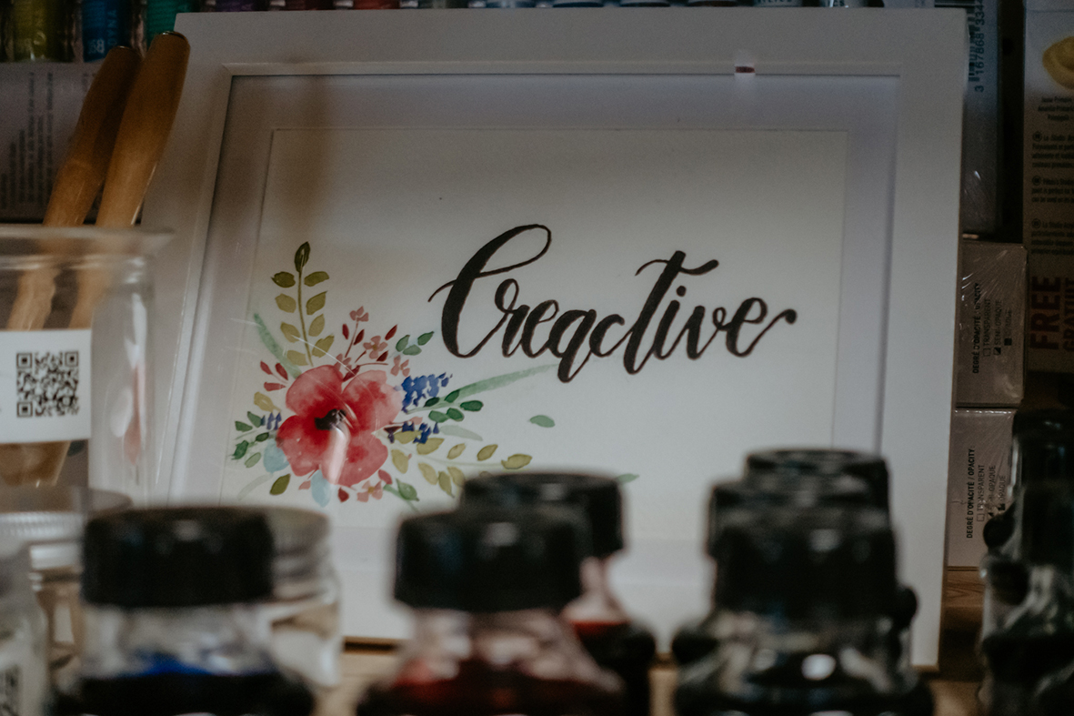 Veľká letná súťaž 2022 kaligrafické dielo s logom creActive